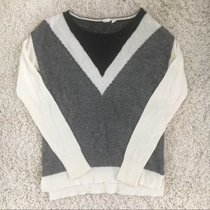 Gap black and white sweater